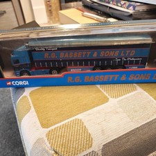 Corgi 59539 ERF Curtainside R.G. Bassett & Sons (Millennium livery) 1/64