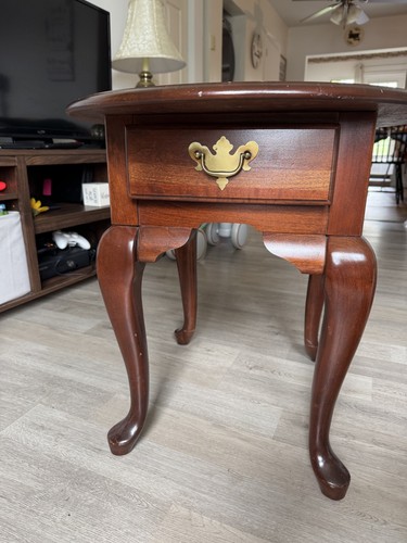 Broyhill cherry oval end - cherry,