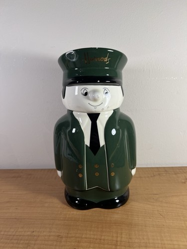 Harrods knightsbridge doorman - knightsbridge,