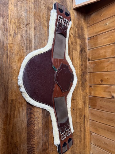 Devoucoux sheepskin short stud