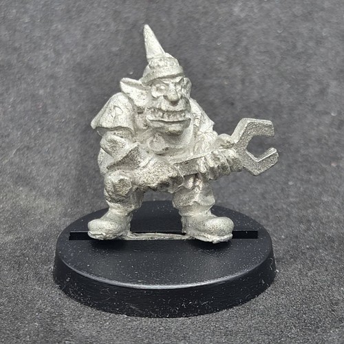 Gretchin artillery crew member - crew,