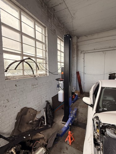 Twin post lift - 2-post,