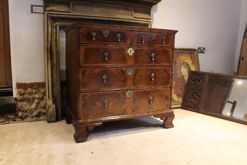 Chest drawers stunning - of,