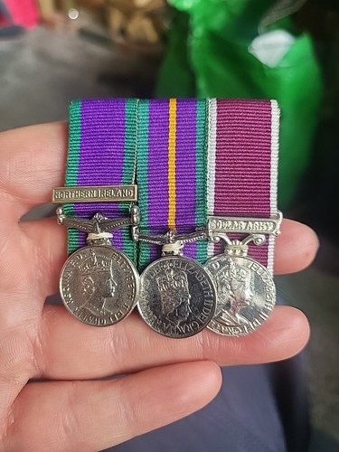 Miniature medal group army - miniature,