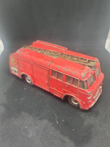 Dinky toys red fire - dinky,