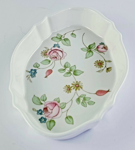 Wedgwood rosehip trinket - trinket, or
