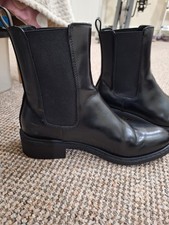black primark boots with small