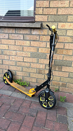 Black yellow push scooter - yellow,