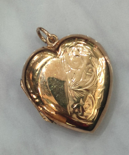 9ct yellow gold heart locket - 9ct,