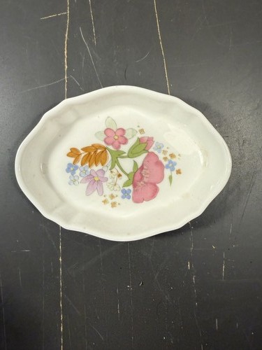 Wedgwood meadow sweet bone - wedgwood, meadow-sweet