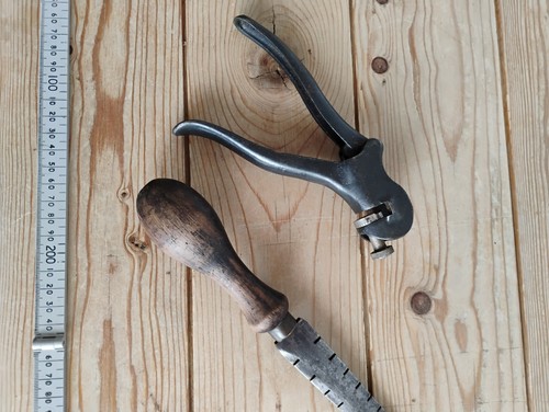 Two saw tooth setters vintage - saw,