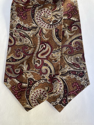 Vintage paisley cravat c1970s
