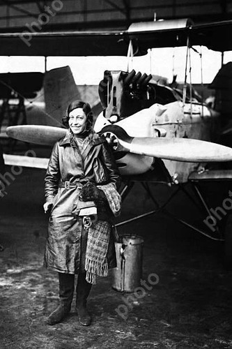 English aviatrix amy johnson - amy,