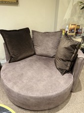 Swivel Cuddle Chair Excellent