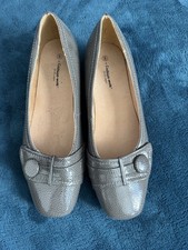 Grey Cushion Walk Flexible Comfort Kitten Heel shoes size 8 women