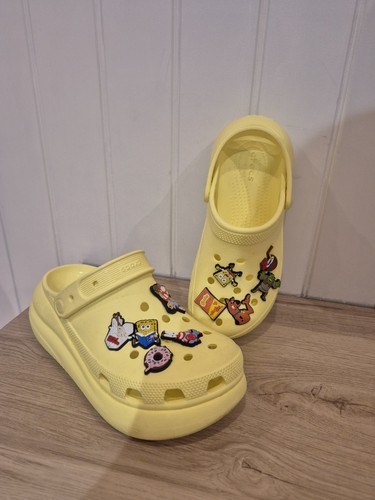 Yellow crocs with badges - yellow,