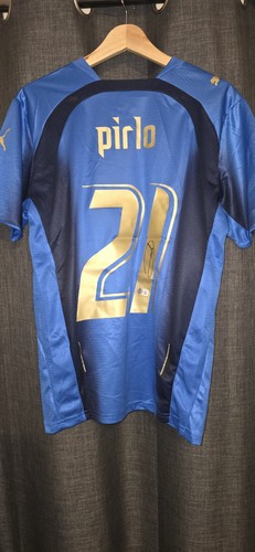 Italy national signed shirt - national,