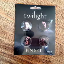 TWILIGHT Collectors PIN SET BADGES Merchandise NEW SEALED NECA Promotion Merch