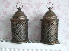 PAIR OF MOROCCAN STYLE LANTERNS ANTIQUE COPPER FINISH FLAMELESS BATTERY POWERED