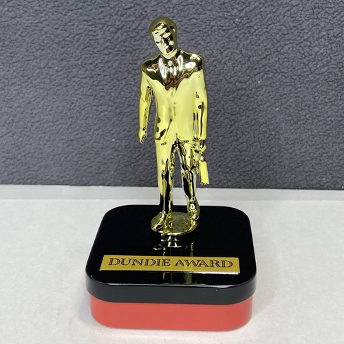 The office statue dundie - office,