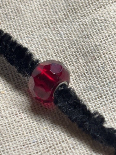 Trollbeads bright red prism - red,