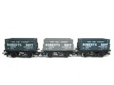 Rake of 3 x HORNBY Coke Wagons