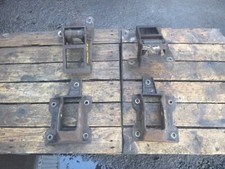 TRANSIT MK7 SPRING HANGER MOUNTS REAR LEAF PANEL VAN TWIN WHEEL 2007 - 2013 FORD