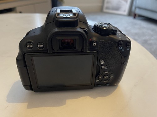 Canon eos 700d body - •canon,