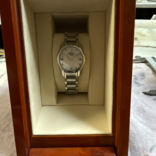 Tissot 28mm mother pearl - 28mm, of