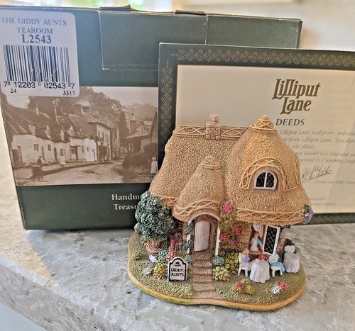 Lilliput lane giddy aunts - lilliput,