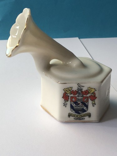 Torquay crested china - crested,