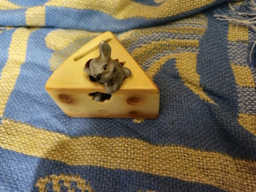 Mouse cheese wedge - a,