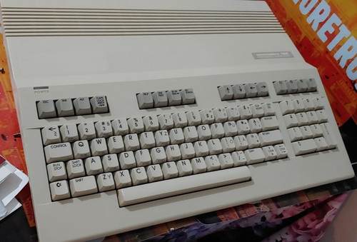 Commodore 128 bit classic - 8-bit,