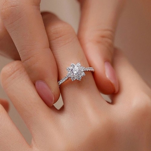 Round diamond daisy flower - round,