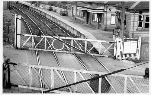 East farleigh train station - east,