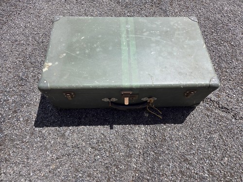 Vintage 1950s green metal - vintage,