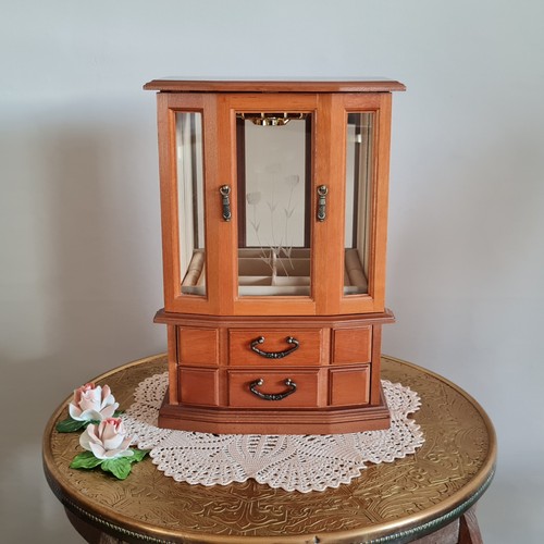 Vintage wooden jewellery - wooden,