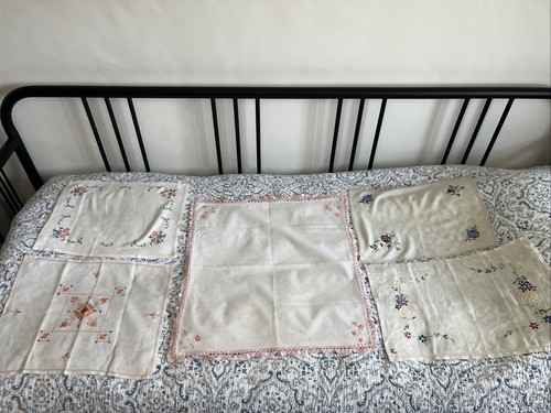 Pretty vintage hand - 5,
