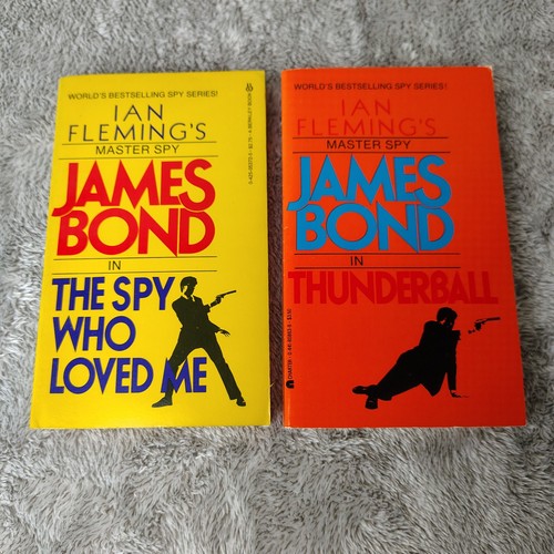 James bond book - book, lot