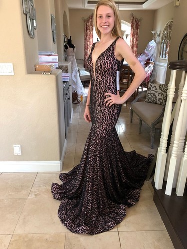 790 nwt black pink lace - $790, black/pink