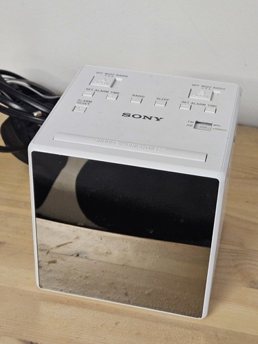 Sony radio alarm - radio,