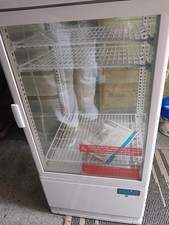 SMALL COUNTERTOP DISPLAY FRIDGE CAKES & COLD FOOD & FREE DELIVERY