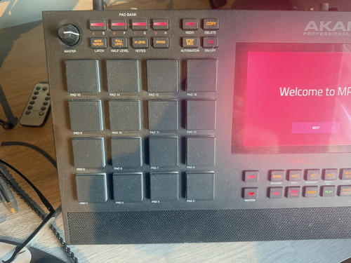 Akai professional mpc live - akai, ii