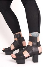 TRIPPEN Black Leather Schema