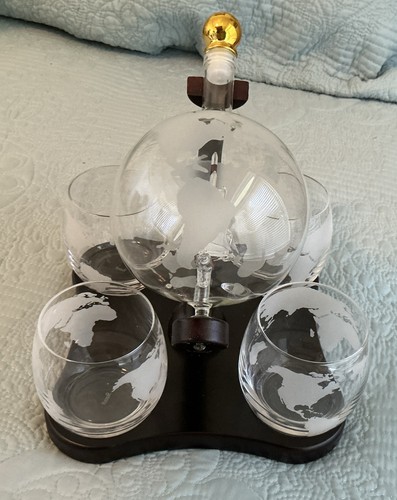 Whiskey decanter globe - globe, set