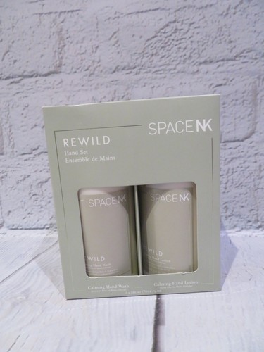 Space rewild calming hand - space,
