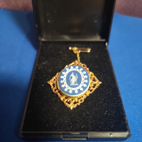 9ct gold brooch adams - gold,