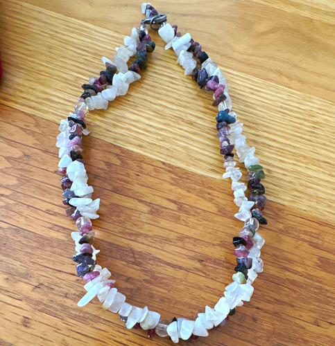 Multicolour white stone chip - &,