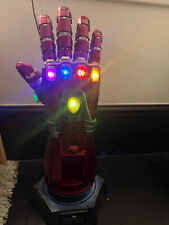 AVENGERS INFINITY GAUNTLET HOT TOYS  COLLECTIBLE NANO GAUNTLET 1:1 SCALE