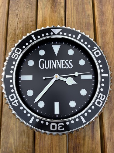 Designer wall clock 30cm round